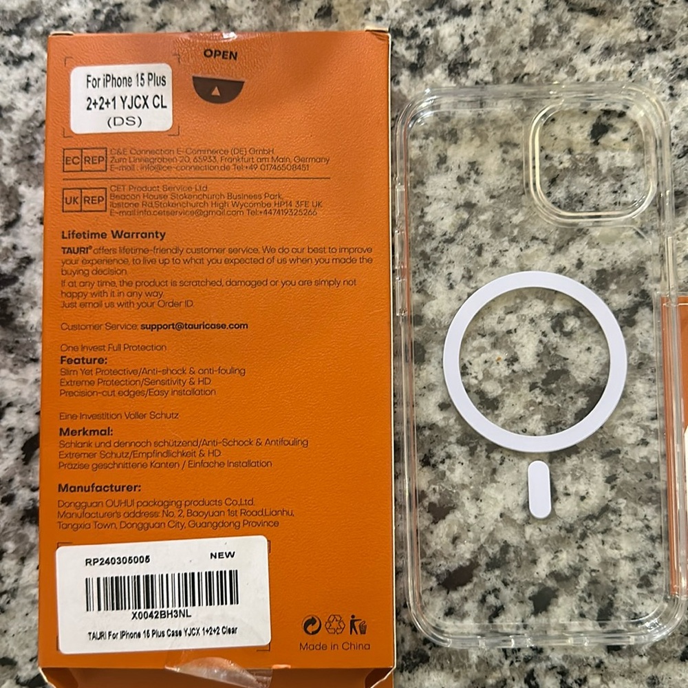 NWT iPhone 15 plus clear mag safe phone case with 2 glass protectors & 2 camera